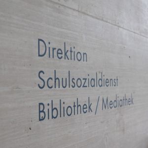 Gestaltung Leitsystem Logo Volksschule Sporthalle Kundl